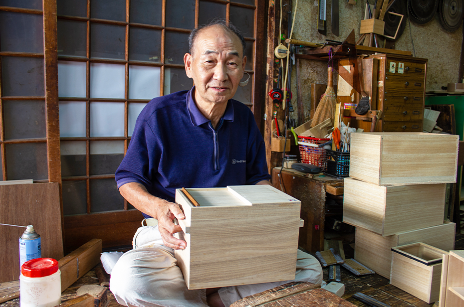 桐箱<br>道久常夫（道久桐箱店）